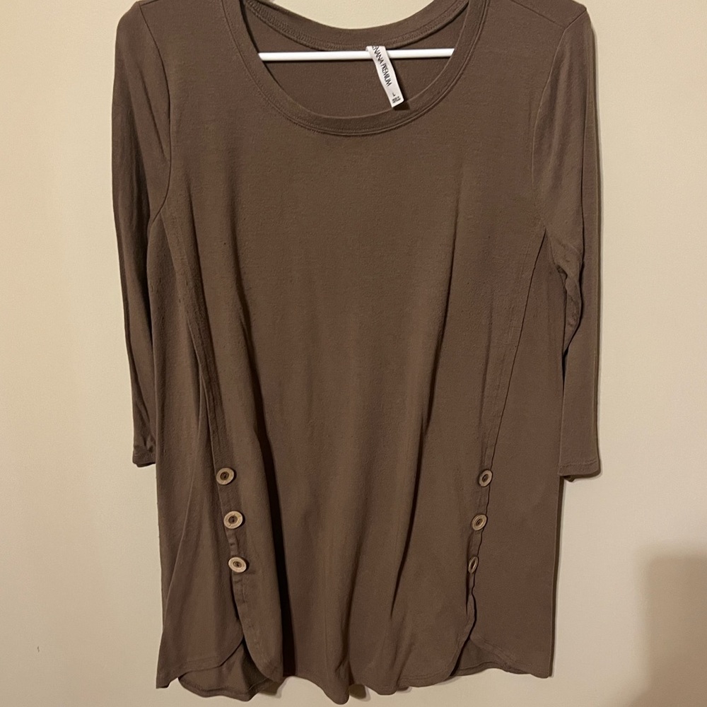 Zenana 3/4 sleeve shirt